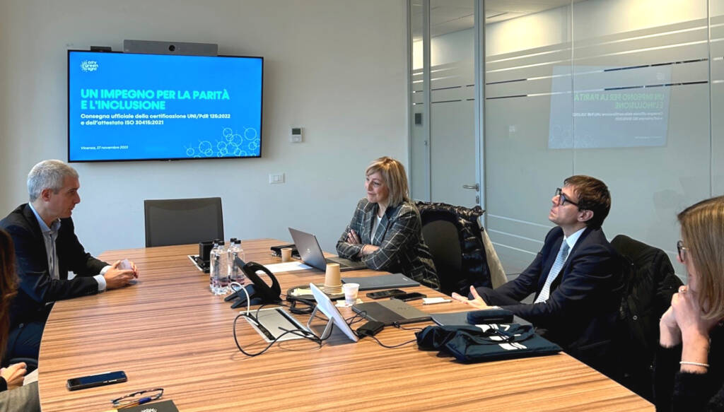 Tra le prime aziende del settore,City Green Light riceve da DNV, la certificazione UNI/PdR 125:2022 sulla parità di genere e l’attestazione ISO 30415 su diversità e inclusione