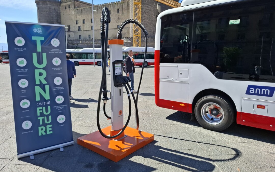 Napoli inaugura la nuova era della mobilità elettrica: City Green Light protagonista con le infrastrutture di ricarica